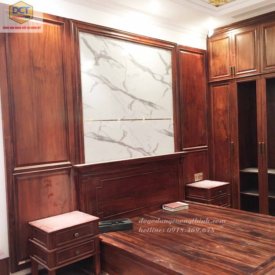 Mẫu tủ áo gỗ óc chó thiết kế kích trần cao cấp TA42